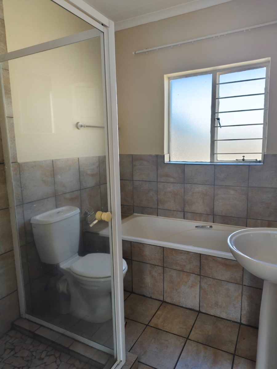 2 Bedroom Property for Sale in Vaalpark Free State
